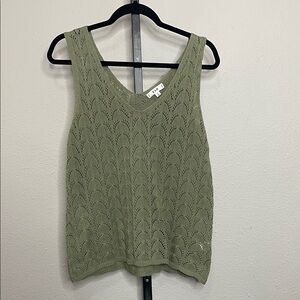 E&M Women’s Olive Green Open Knit Sleeveless Sweater Tank Size L Crochet Top